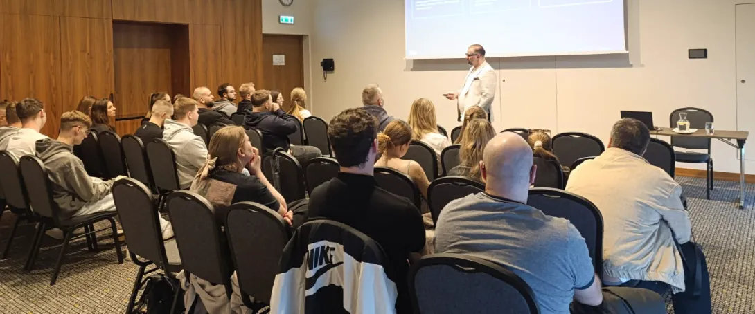 Wizyta studyjna studentów zarządzania w DoubleTree by Hilton w Łodzi